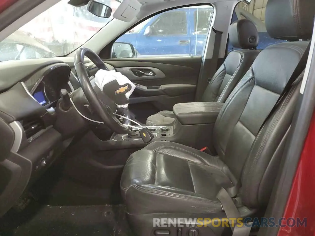 7 Photograph of a damaged car 1GNERGKW1LJ318740 CHEVROLET TRAVERSE 2020