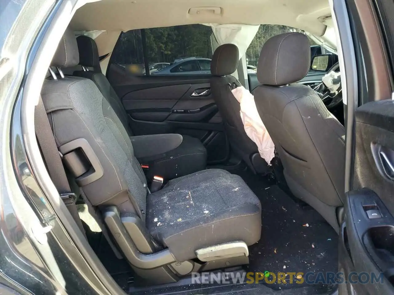 11 Photograph of a damaged car 1GNERGKW2LJ113380 CHEVROLET TRAVERSE 2020