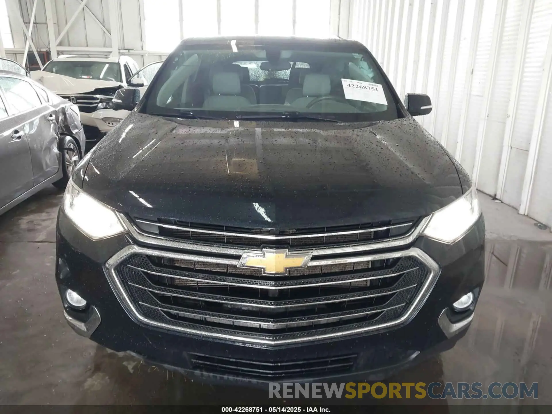 12 Photograph of a damaged car 1GNERGKW2LJ132057 CHEVROLET TRAVERSE 2020