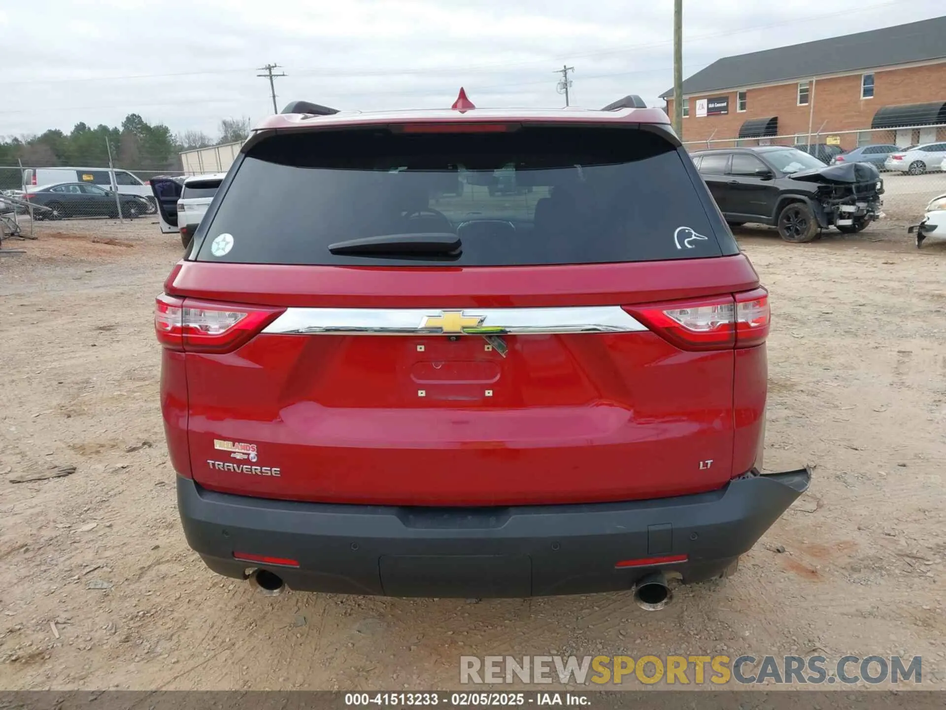 16 Photograph of a damaged car 1GNERGKW2LJ146153 CHEVROLET TRAVERSE 2020
