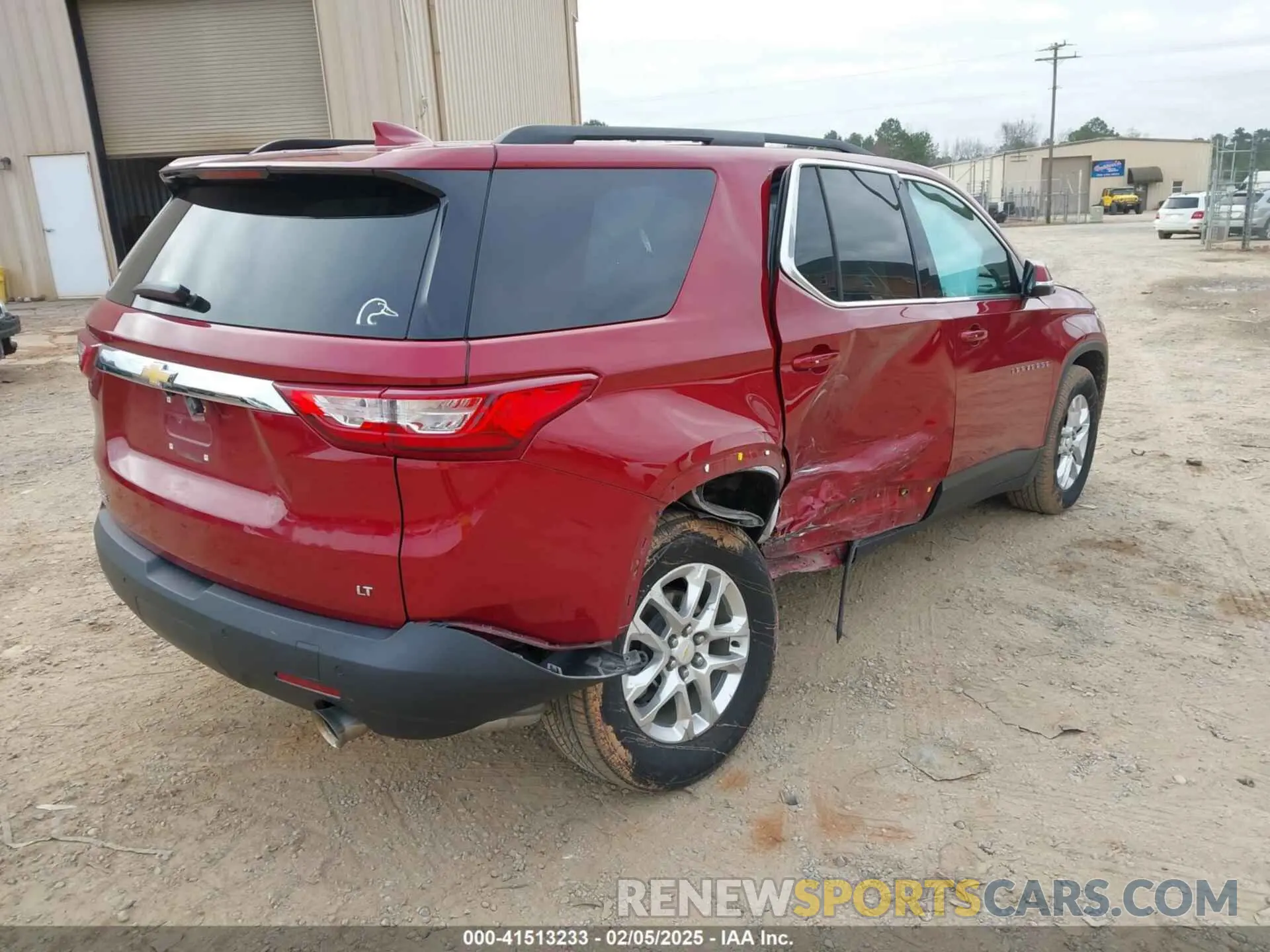 4 Photograph of a damaged car 1GNERGKW2LJ146153 CHEVROLET TRAVERSE 2020