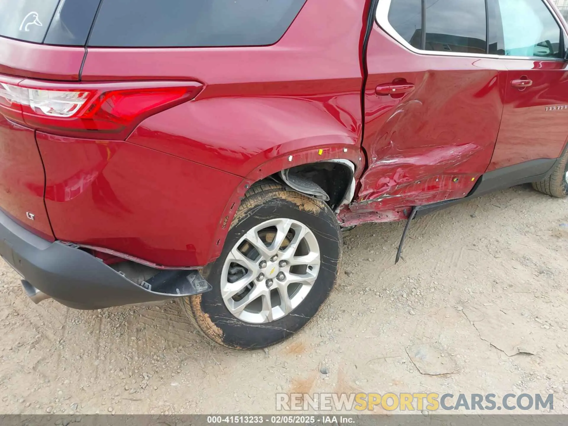 6 Photograph of a damaged car 1GNERGKW2LJ146153 CHEVROLET TRAVERSE 2020