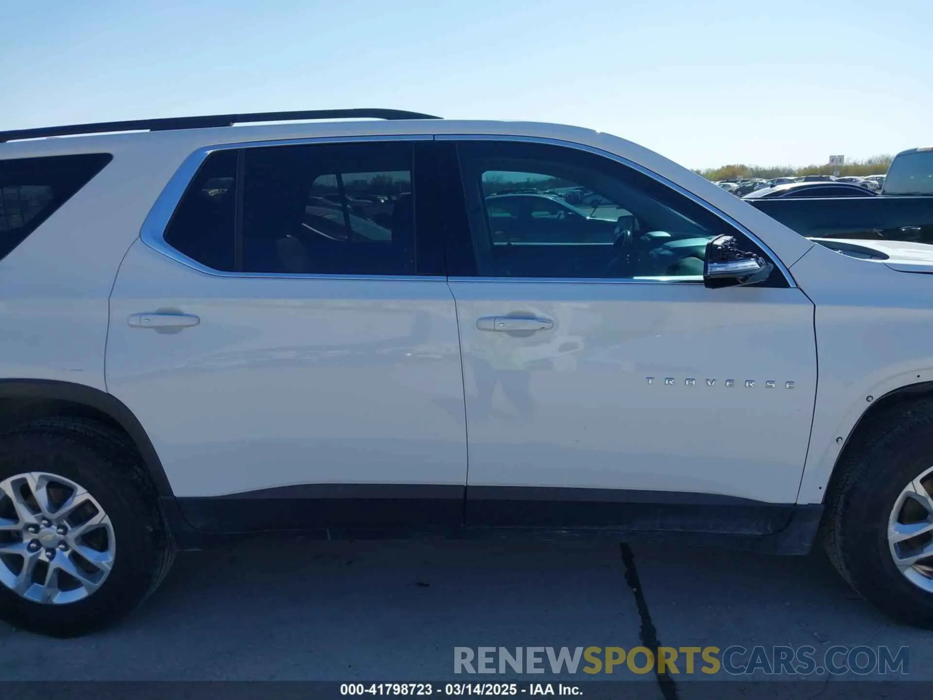 13 Photograph of a damaged car 1GNERGKW2LJ152910 CHEVROLET TRAVERSE 2020