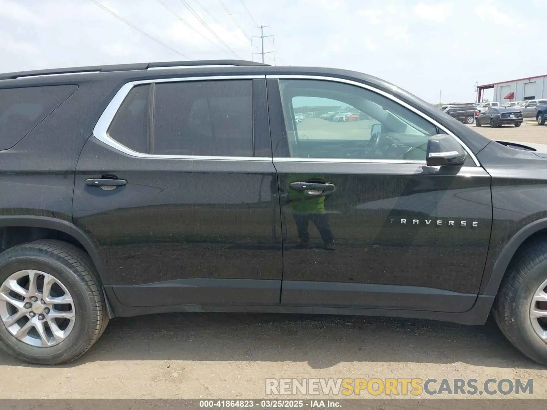 13 Photograph of a damaged car 1GNERGKW2LJ174518 CHEVROLET TRAVERSE 2020