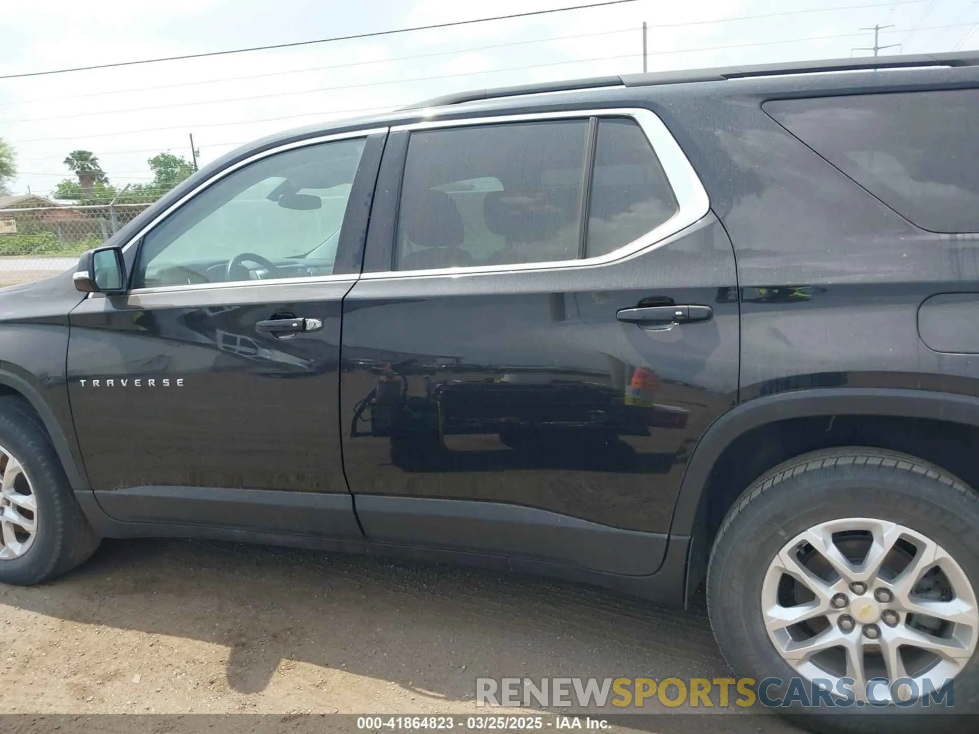 14 Photograph of a damaged car 1GNERGKW2LJ174518 CHEVROLET TRAVERSE 2020
