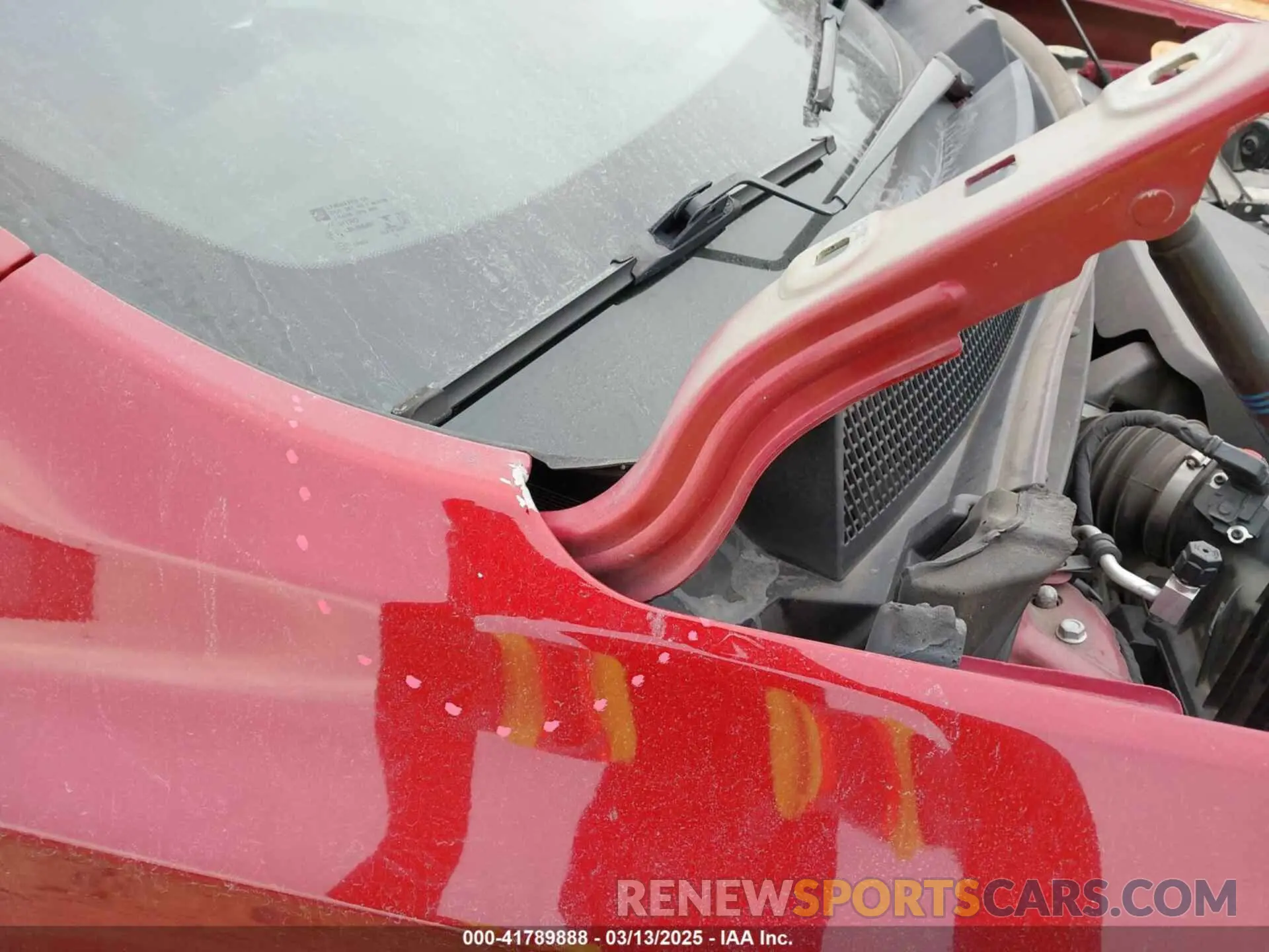 18 Photograph of a damaged car 1GNERGKW2LJ197166 CHEVROLET TRAVERSE 2020