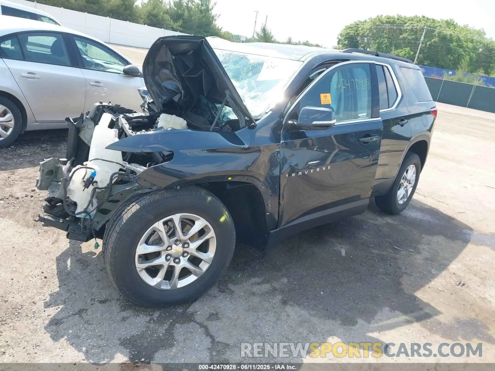 2 Photograph of a damaged car 1GNERGKW2LJ239951 CHEVROLET TRAVERSE 2020
