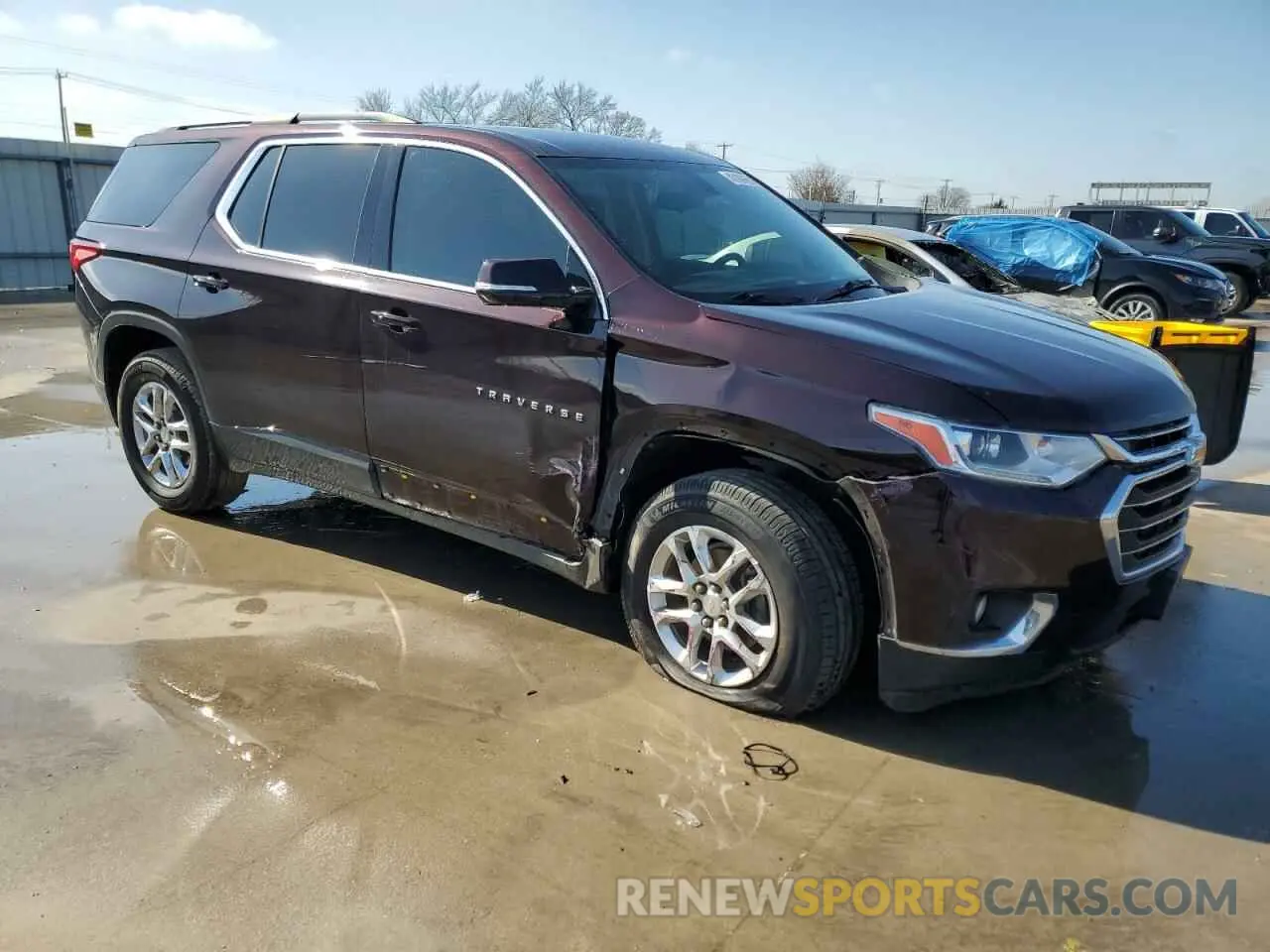 4 Photograph of a damaged car 1GNERGKW2LJ253946 CHEVROLET TRAVERSE 2020