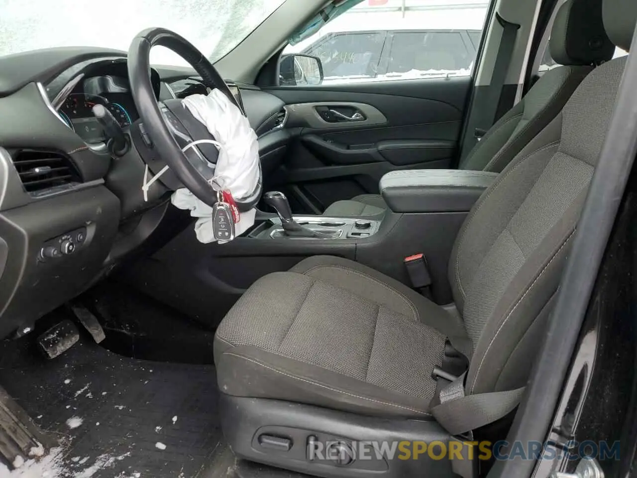 7 Photograph of a damaged car 1GNERGKW2LJ321677 CHEVROLET TRAVERSE 2020
