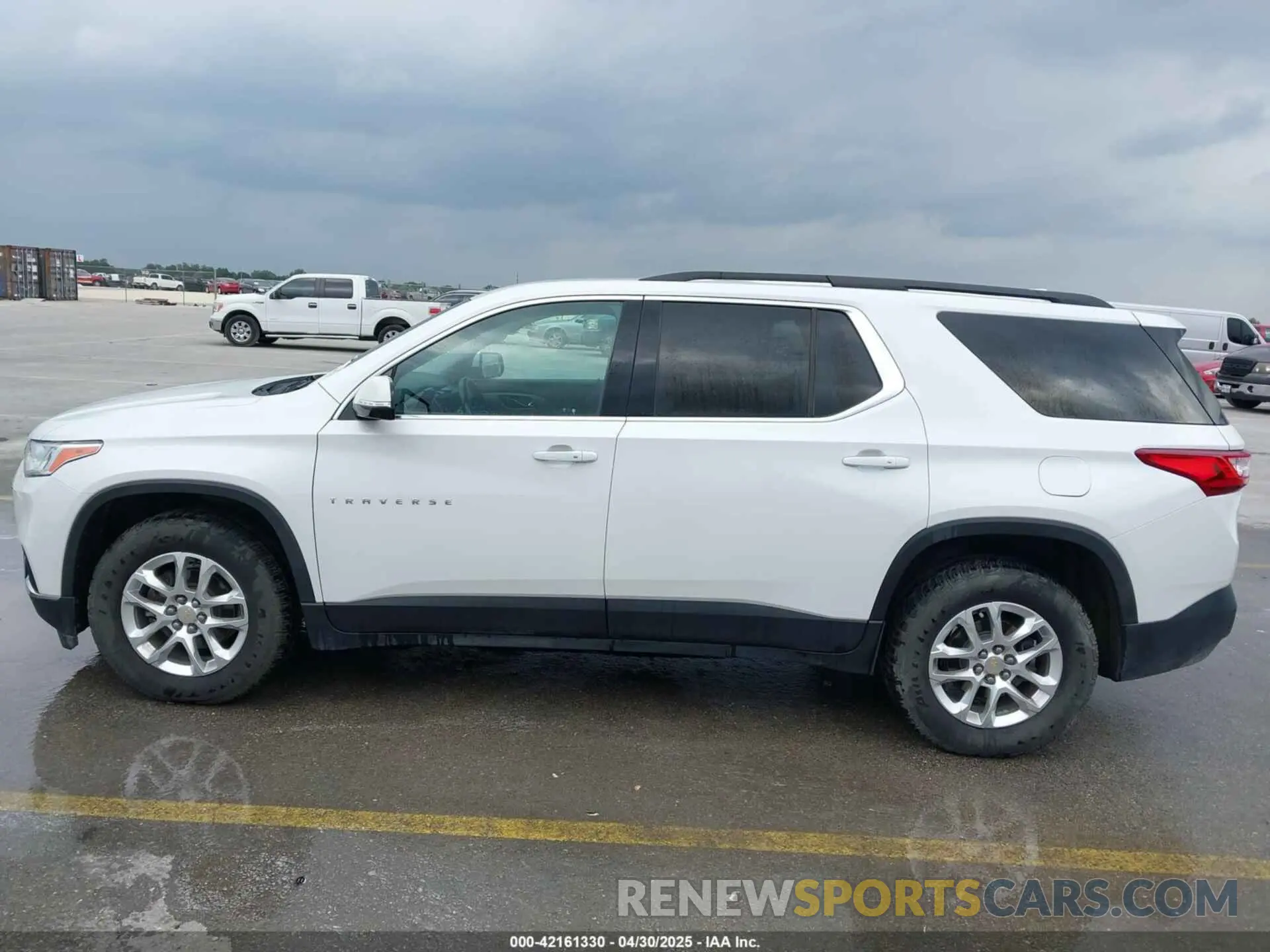 14 Photograph of a damaged car 1GNERGKW3LJ127398 CHEVROLET TRAVERSE 2020