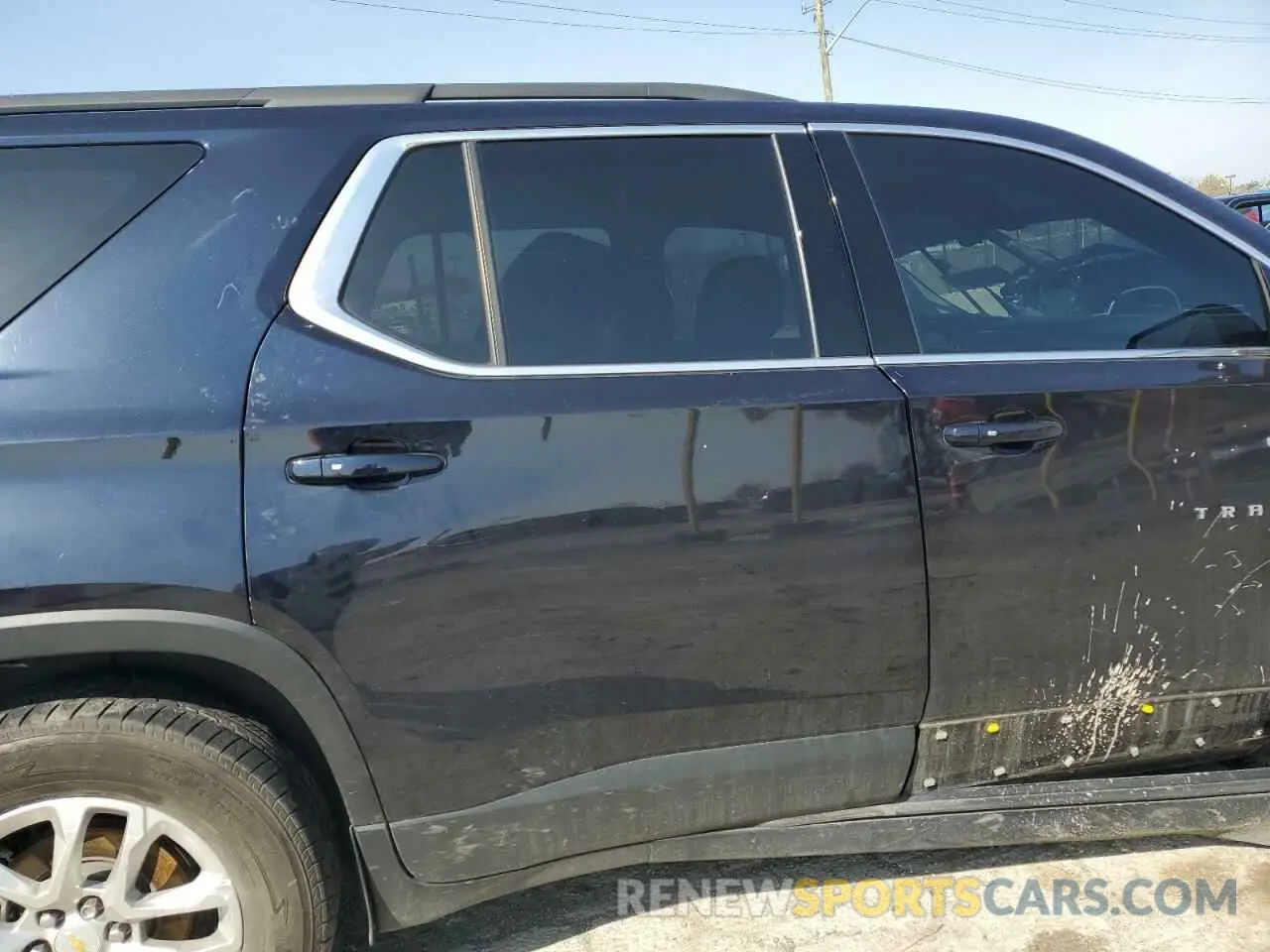 11 Photograph of a damaged car 1GNERGKW3LJ158327 CHEVROLET TRAVERSE 2020
