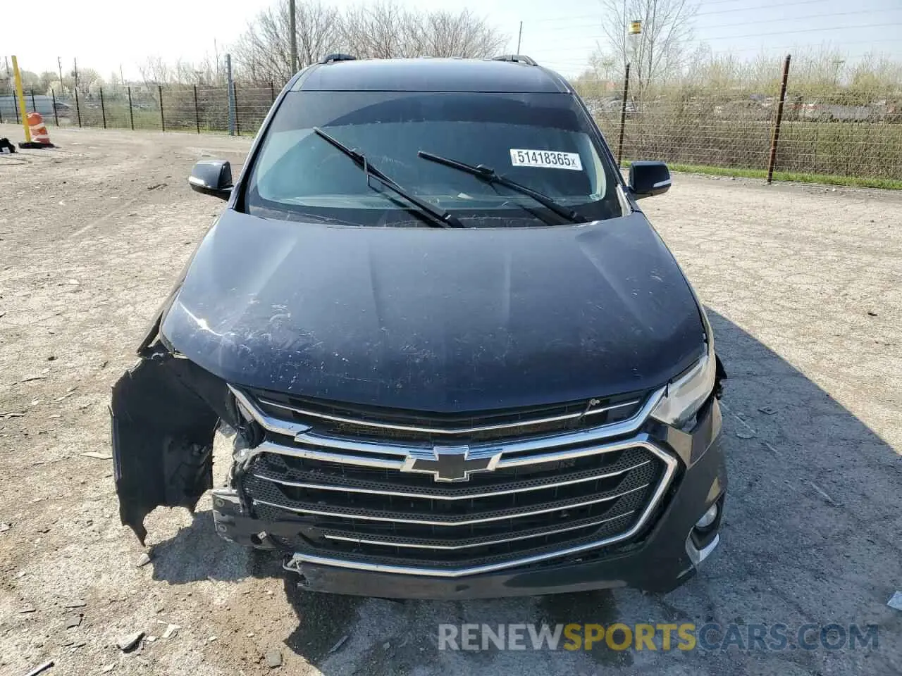 5 Photograph of a damaged car 1GNERGKW3LJ158327 CHEVROLET TRAVERSE 2020