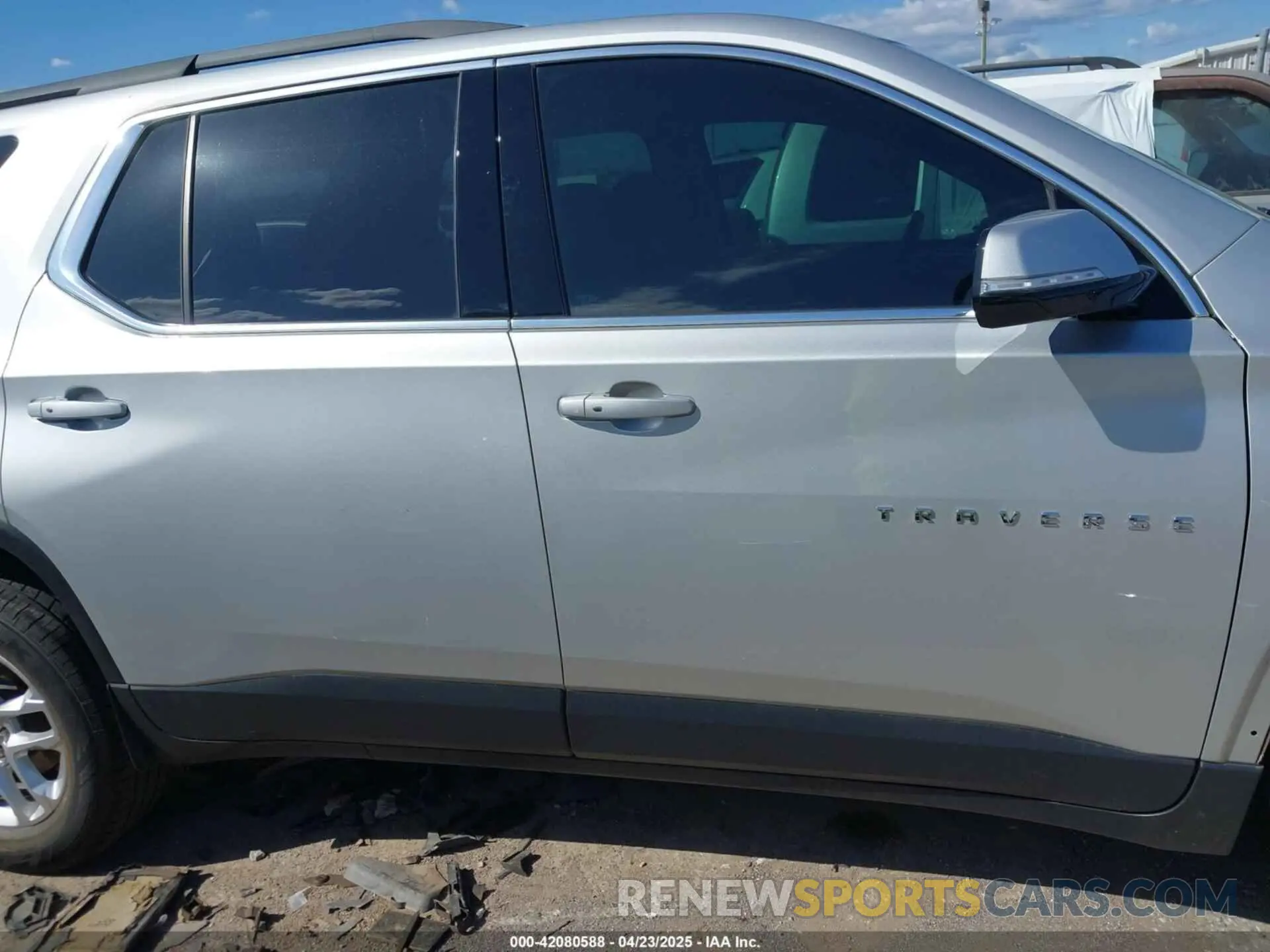 14 Photograph of a damaged car 1GNERGKW3LJ177069 CHEVROLET TRAVERSE 2020