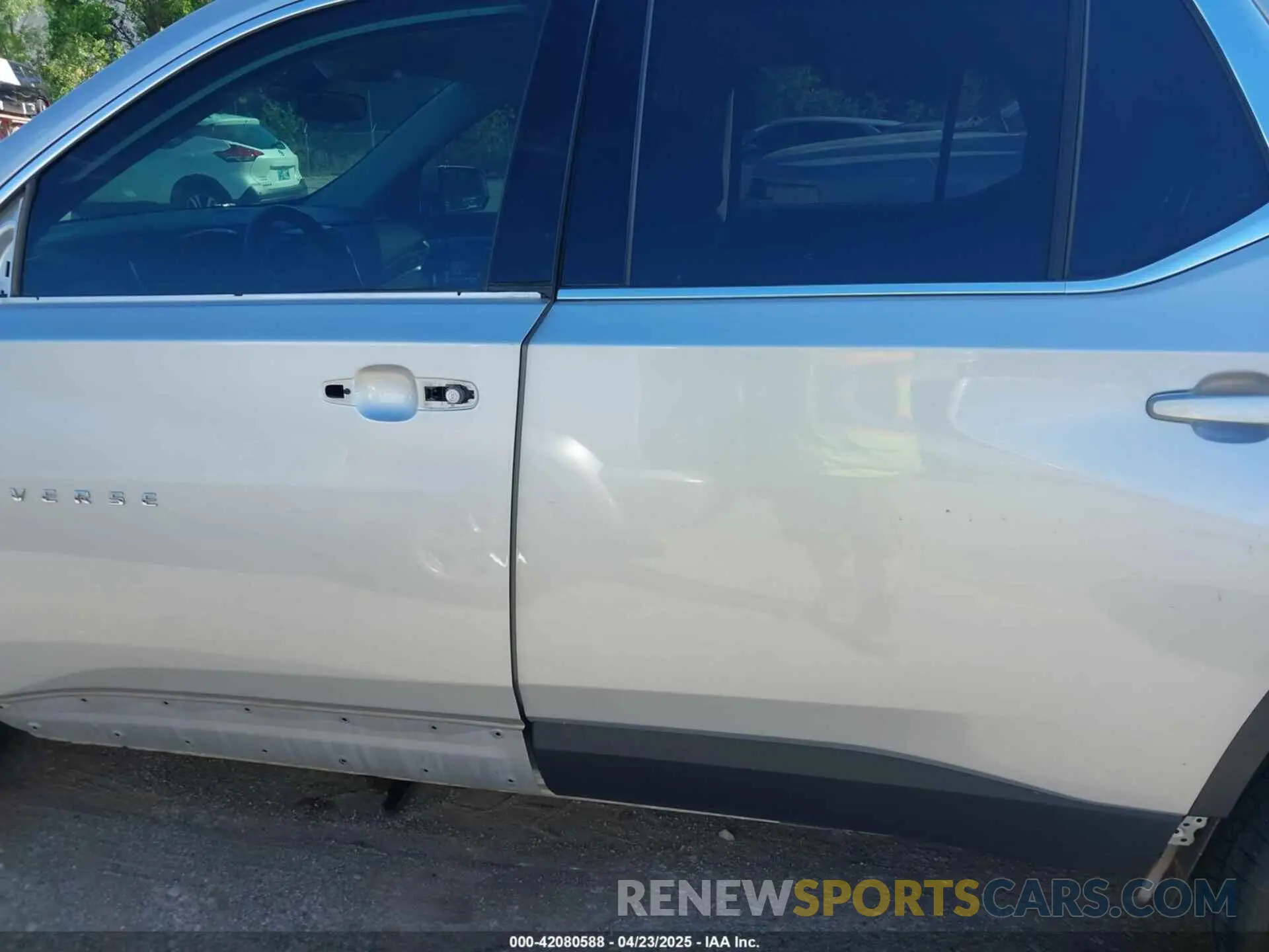 15 Photograph of a damaged car 1GNERGKW3LJ177069 CHEVROLET TRAVERSE 2020