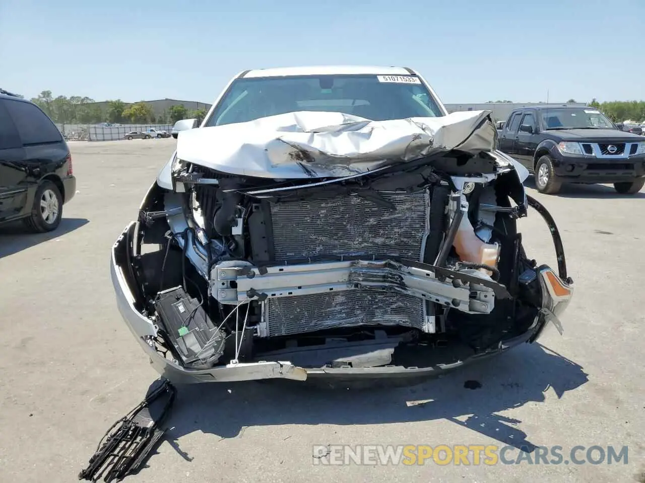 5 Photograph of a damaged car 1GNERGKW3LJ199542 CHEVROLET TRAVERSE 2020