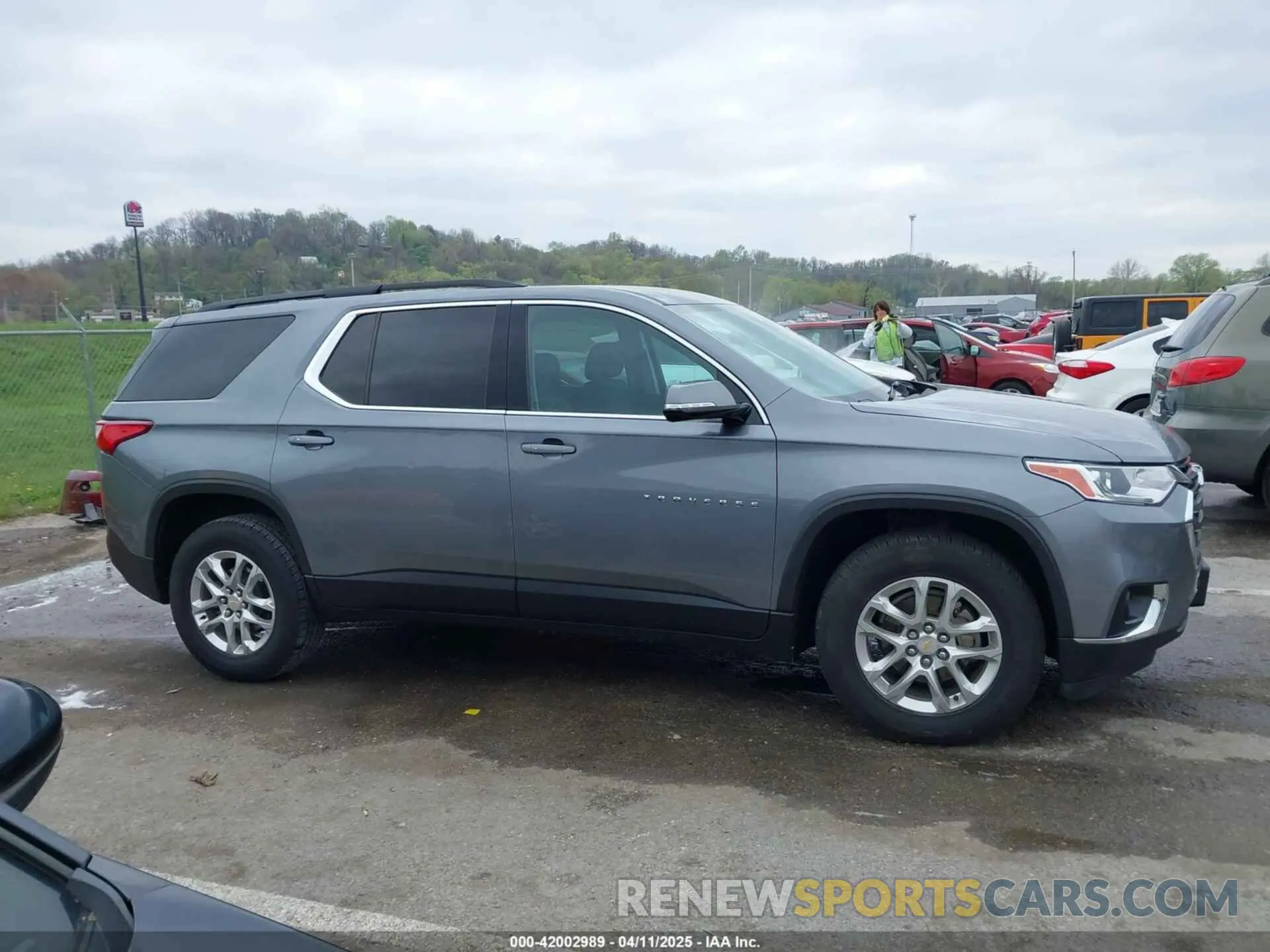 12 Photograph of a damaged car 1GNERGKW3LJ249792 CHEVROLET TRAVERSE 2020