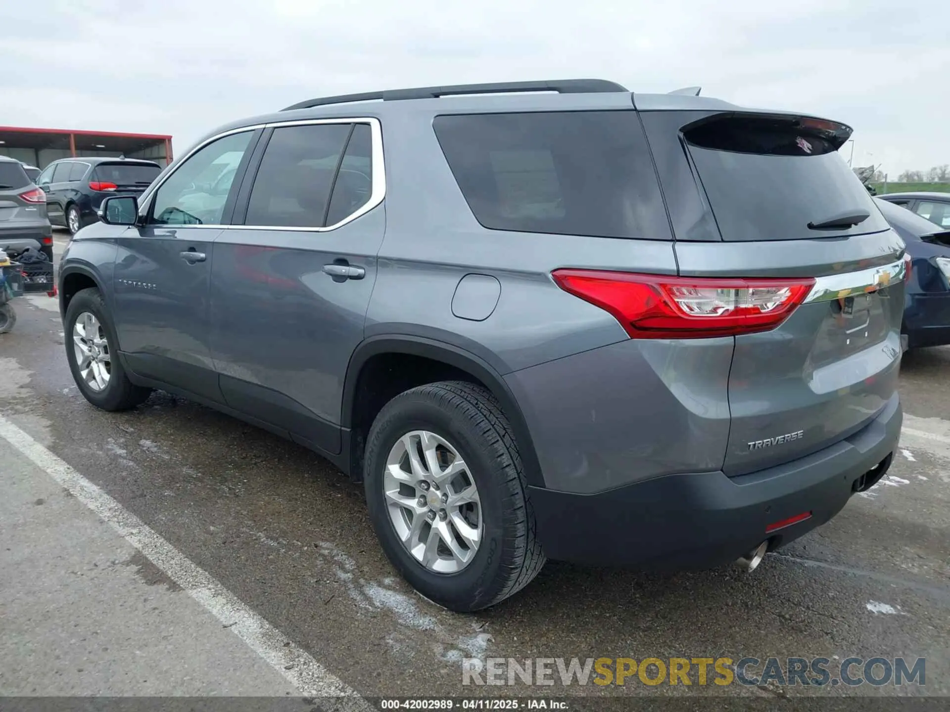 3 Photograph of a damaged car 1GNERGKW3LJ249792 CHEVROLET TRAVERSE 2020