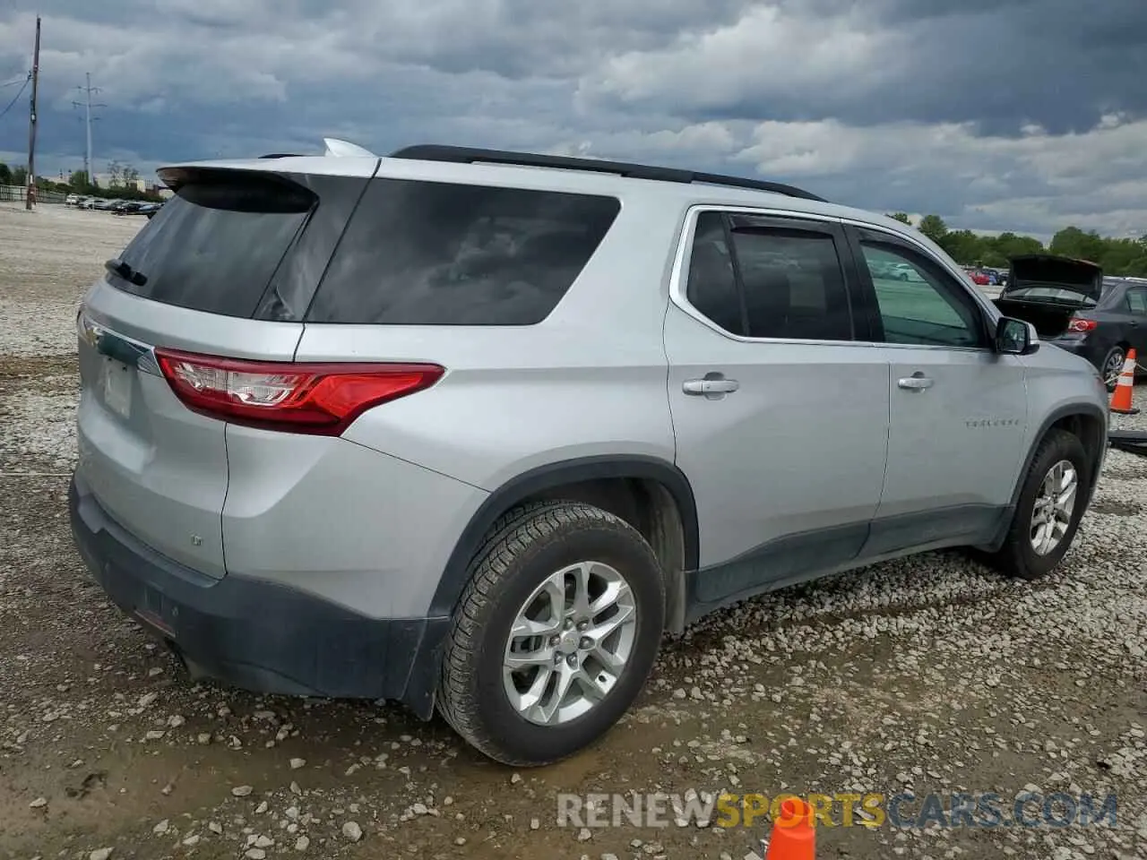 3 Photograph of a damaged car 1GNERGKW4LJ188632 CHEVROLET TRAVERSE 2020