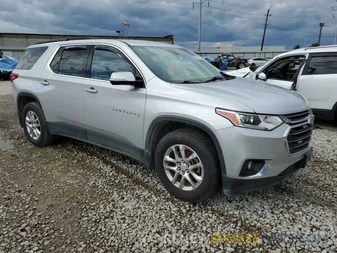 4 Photograph of a damaged car 1GNERGKW4LJ188632 CHEVROLET TRAVERSE 2020