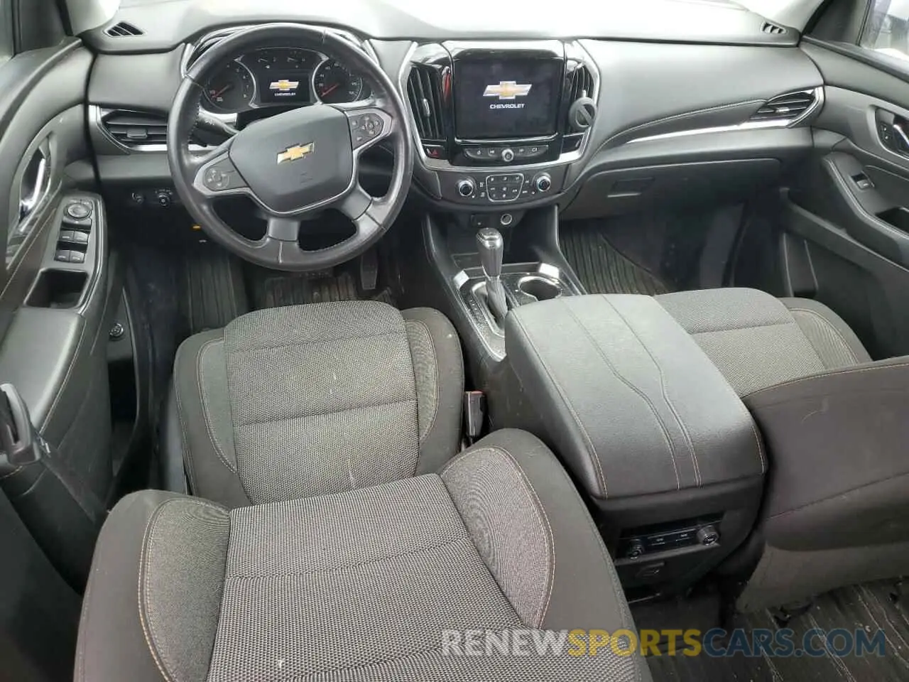 8 Photograph of a damaged car 1GNERGKW4LJ188632 CHEVROLET TRAVERSE 2020