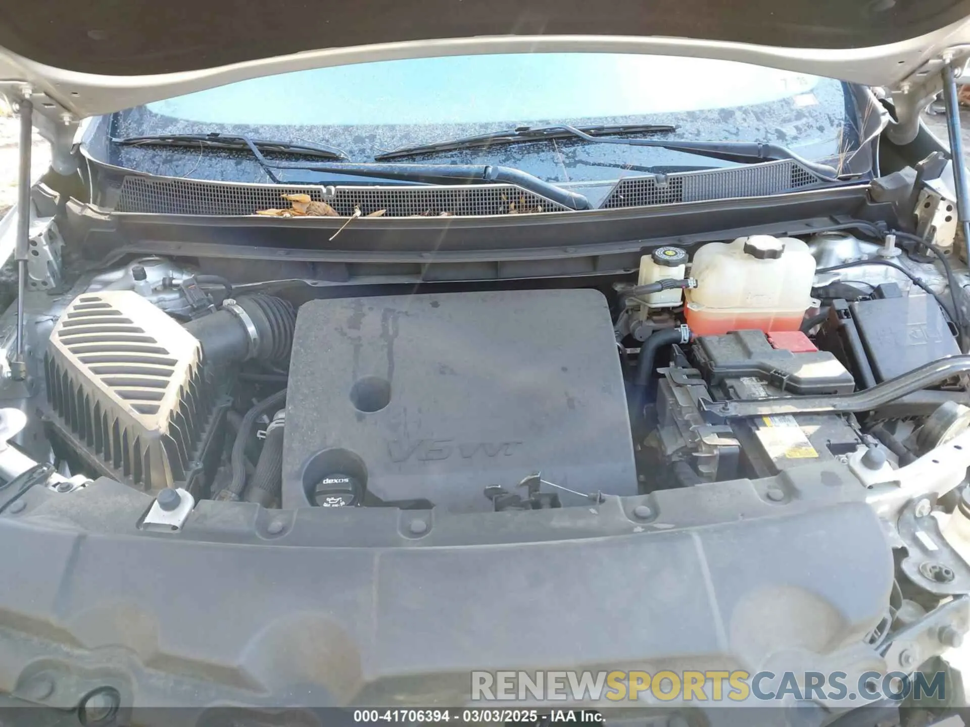 10 Photograph of a damaged car 1GNERGKW4LJ215277 CHEVROLET TRAVERSE 2020