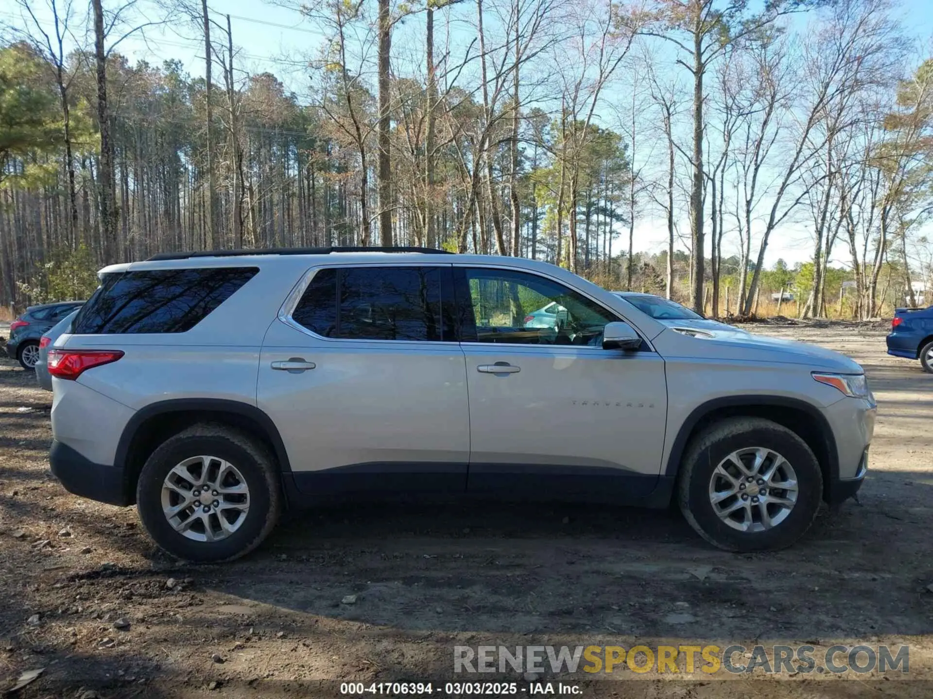 13 Photograph of a damaged car 1GNERGKW4LJ215277 CHEVROLET TRAVERSE 2020