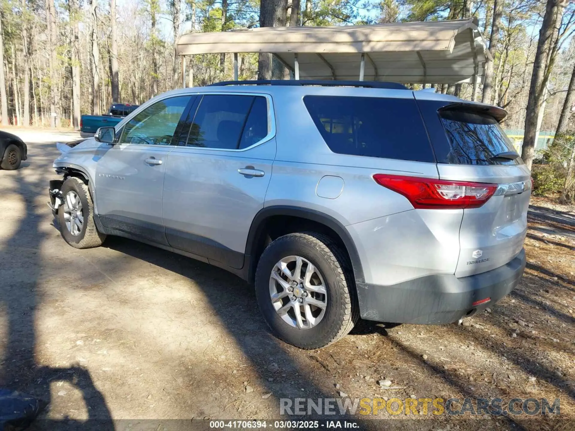 3 Photograph of a damaged car 1GNERGKW4LJ215277 CHEVROLET TRAVERSE 2020