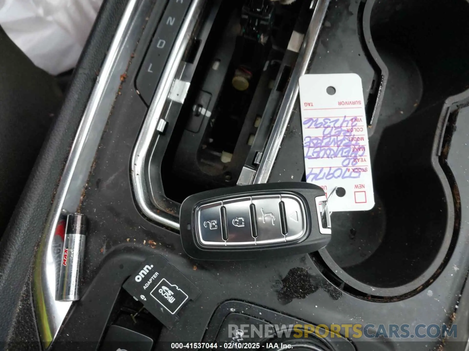 11 Photograph of a damaged car 1GNERGKW4LJ242396 CHEVROLET TRAVERSE 2020