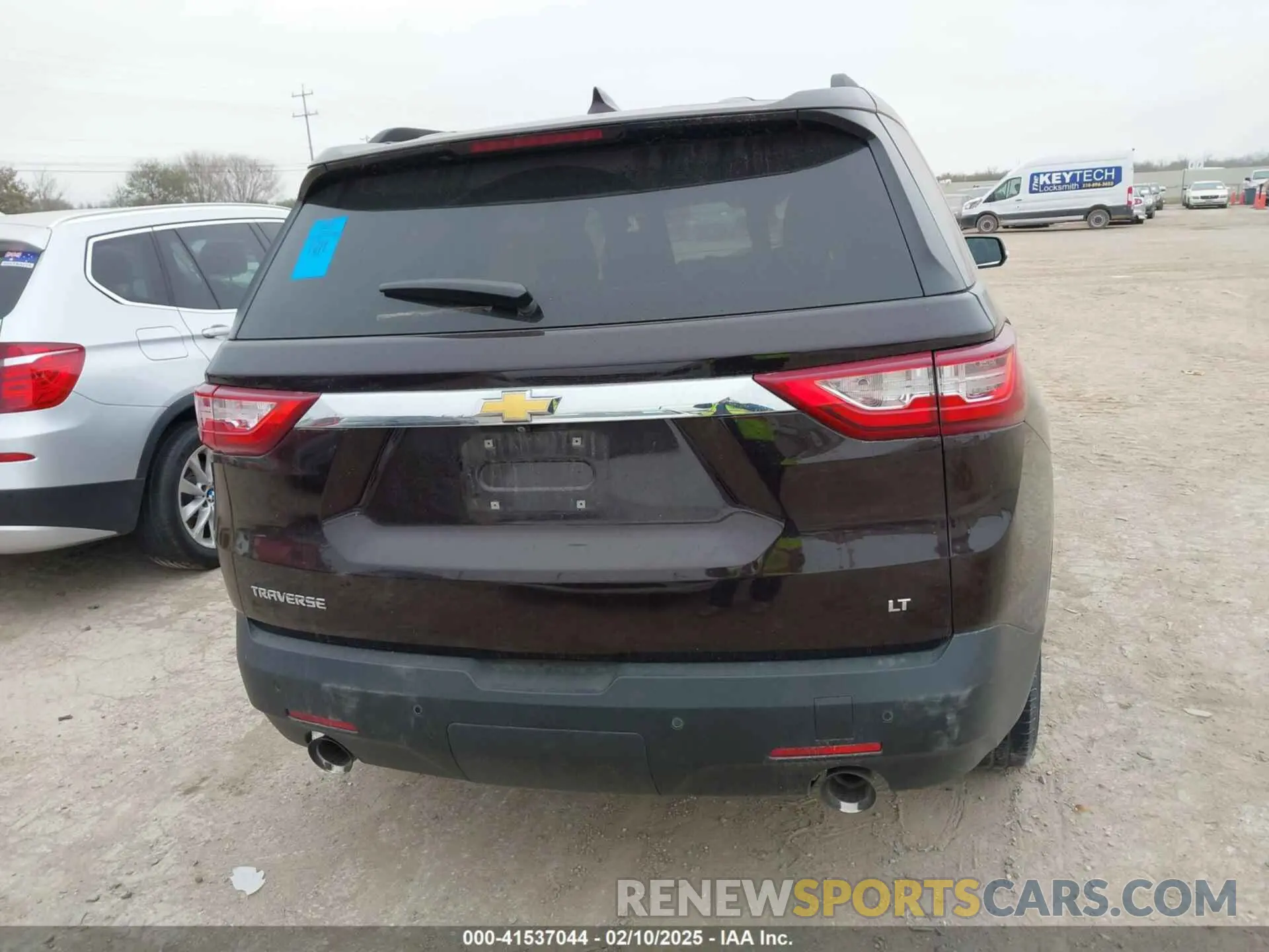 16 Photograph of a damaged car 1GNERGKW4LJ242396 CHEVROLET TRAVERSE 2020