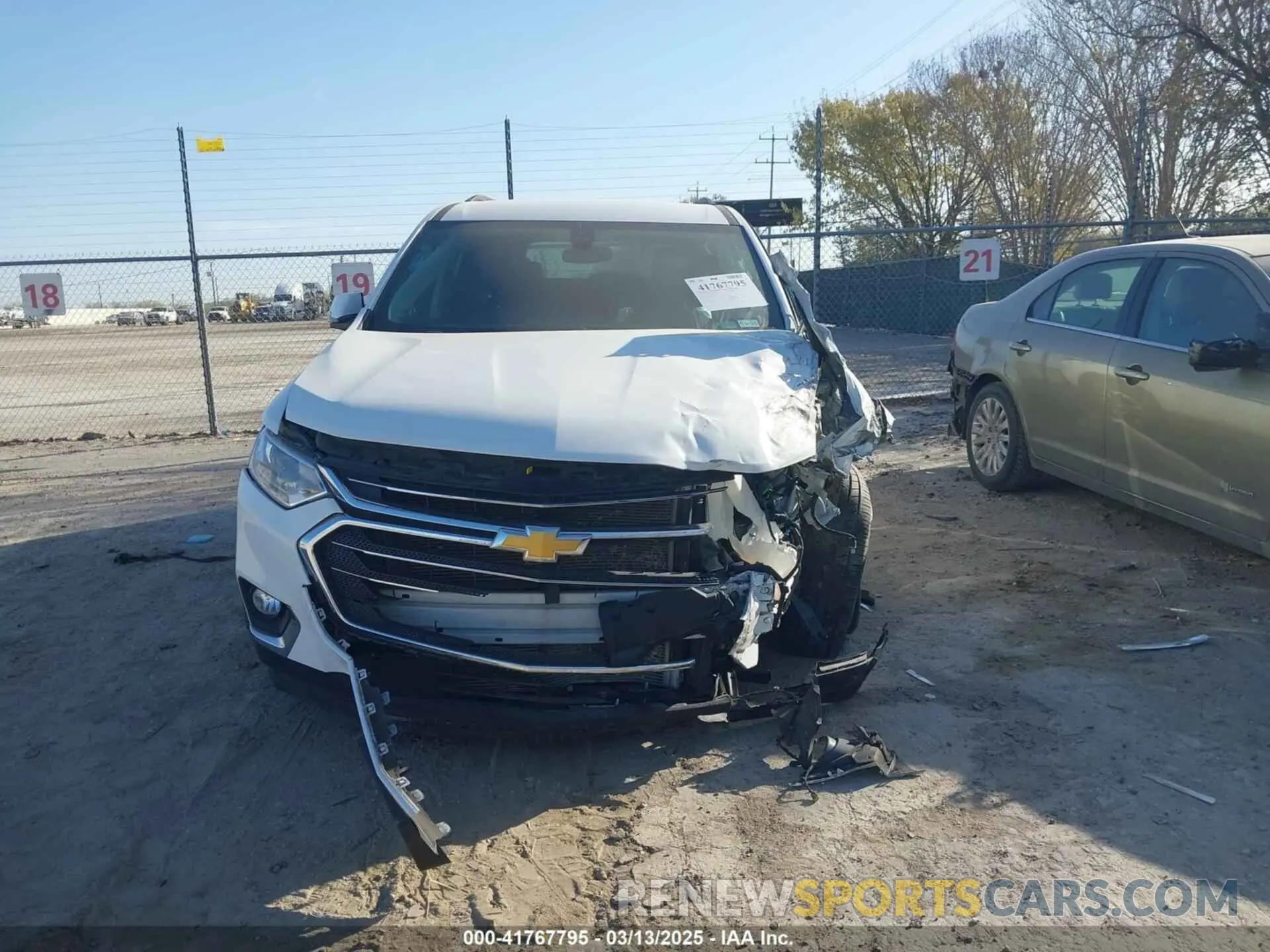 11 Photograph of a damaged car 1GNERGKW4LJ246870 CHEVROLET TRAVERSE 2020