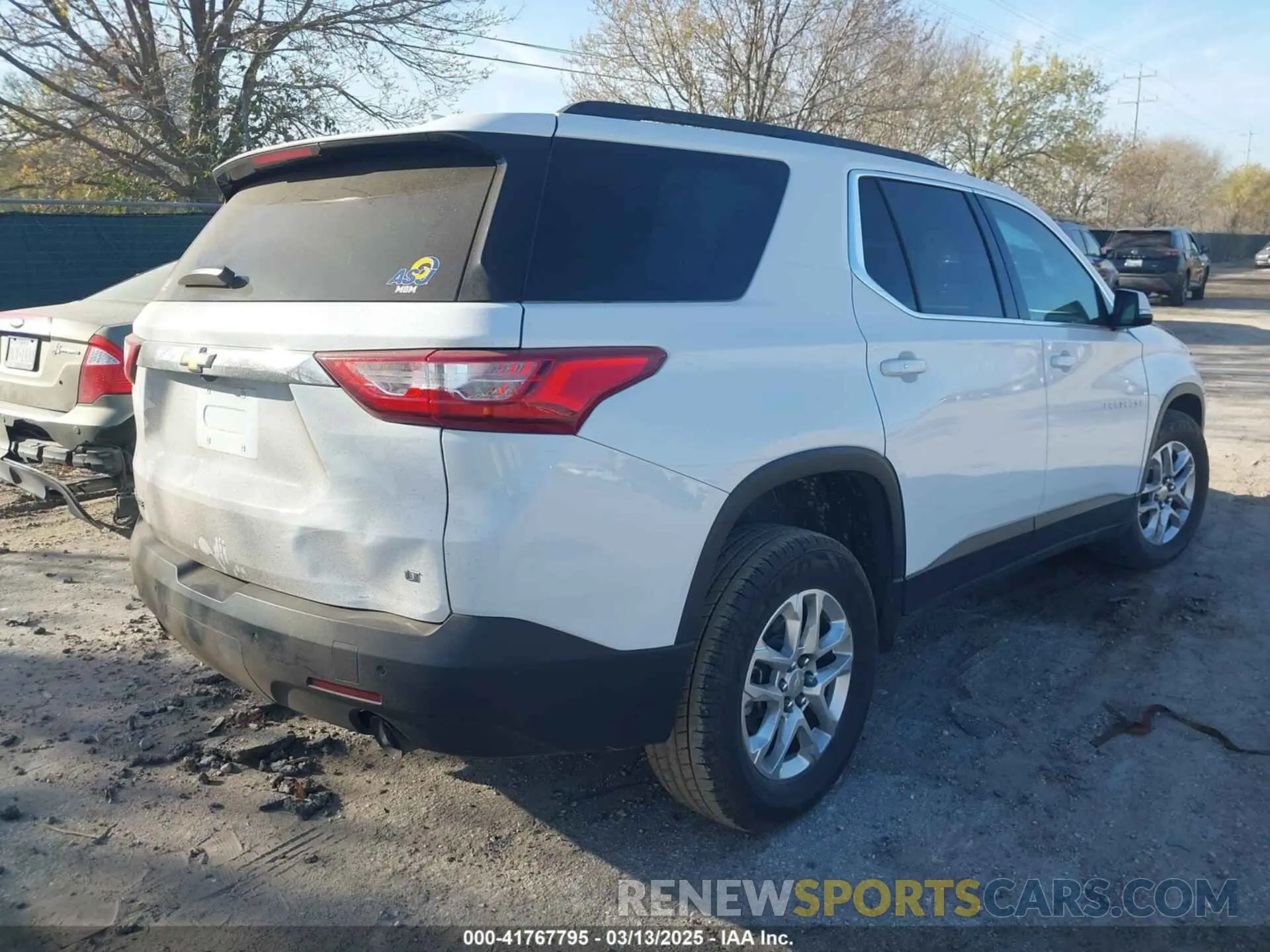 4 Photograph of a damaged car 1GNERGKW4LJ246870 CHEVROLET TRAVERSE 2020