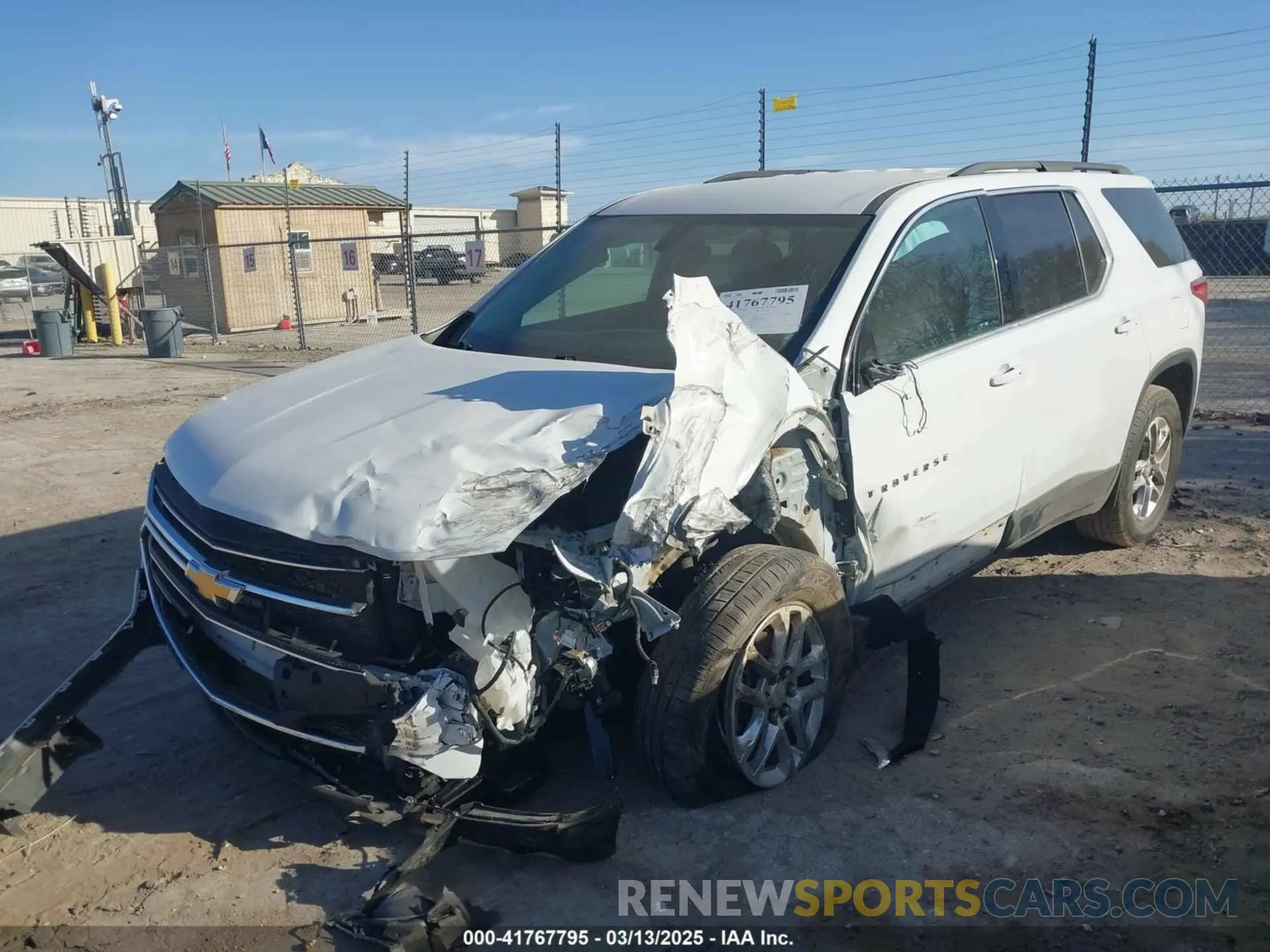 6 Photograph of a damaged car 1GNERGKW4LJ246870 CHEVROLET TRAVERSE 2020
