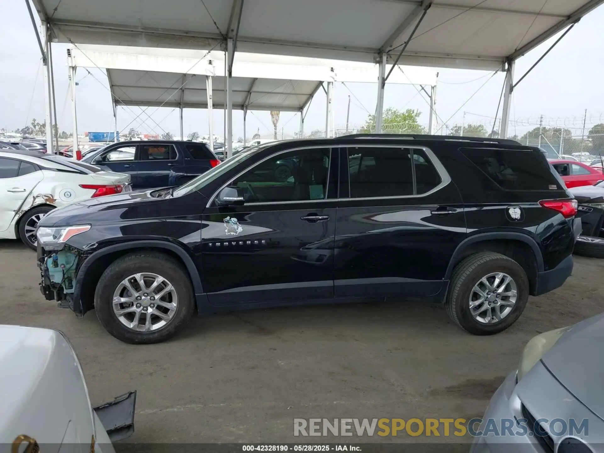 15 Photograph of a damaged car 1GNERGKW5LJ156580 CHEVROLET TRAVERSE 2020