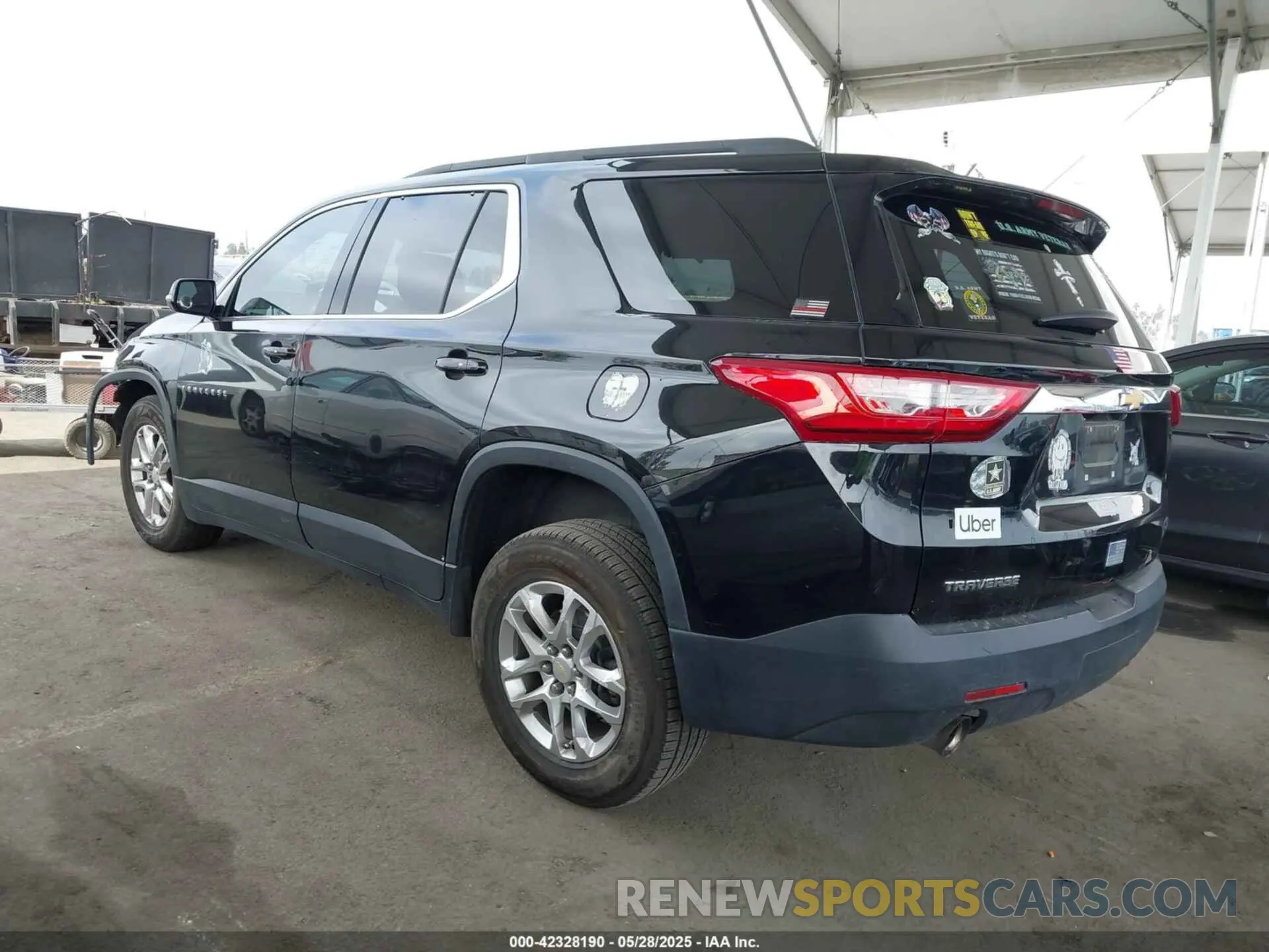 3 Photograph of a damaged car 1GNERGKW5LJ156580 CHEVROLET TRAVERSE 2020