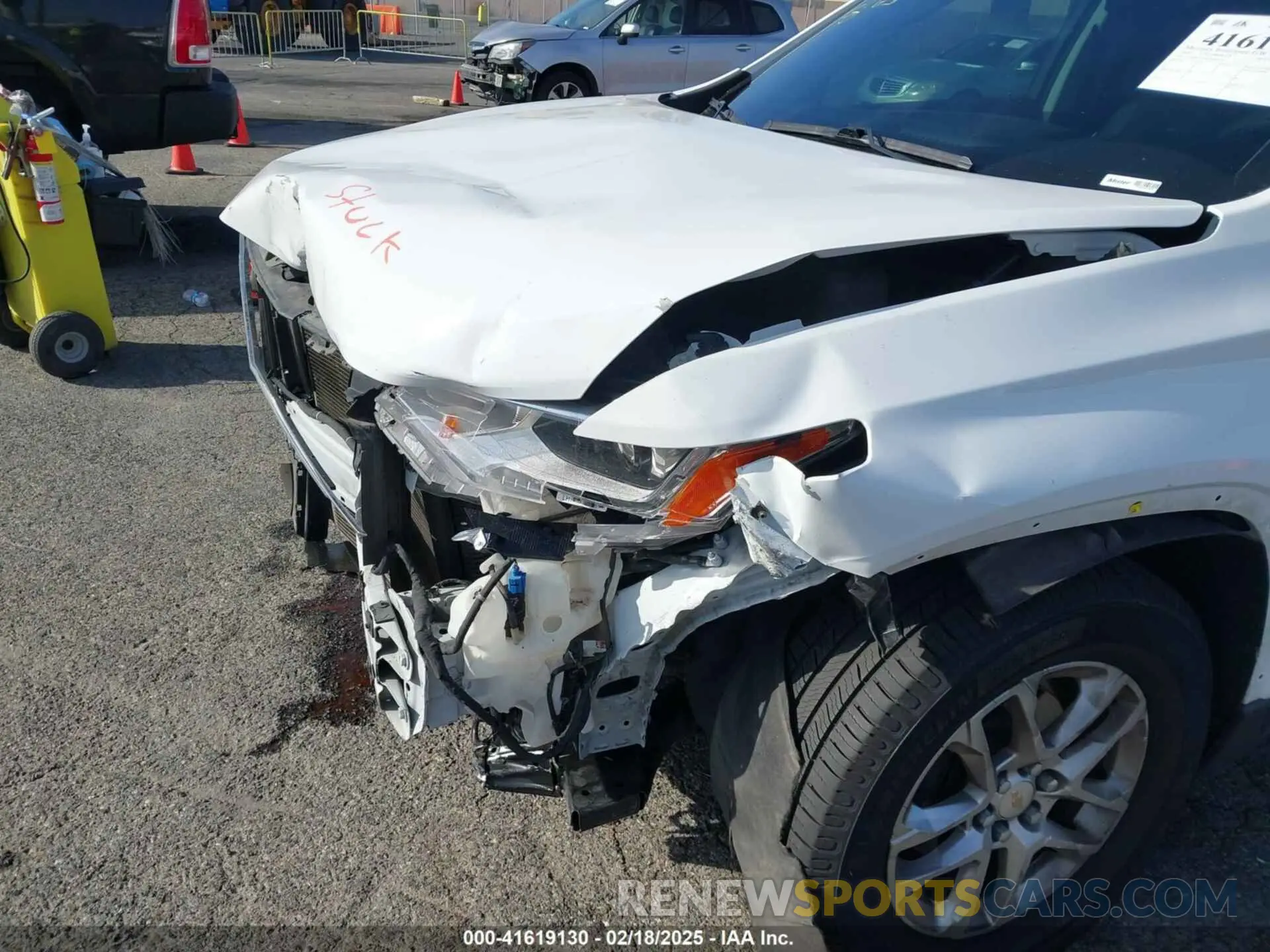 17 Photograph of a damaged car 1GNERGKW5LJ196741 CHEVROLET TRAVERSE 2020