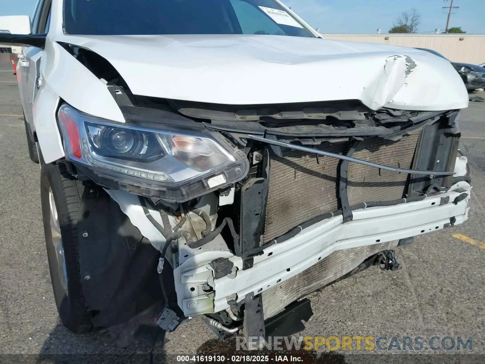 6 Photograph of a damaged car 1GNERGKW5LJ196741 CHEVROLET TRAVERSE 2020