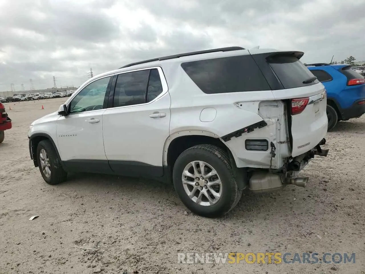2 Photograph of a damaged car 1GNERGKW5LJ201095 CHEVROLET TRAVERSE 2020