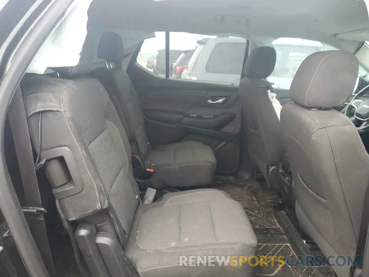 11 Photograph of a damaged car 1GNERGKW5LJ221492 CHEVROLET TRAVERSE 2020