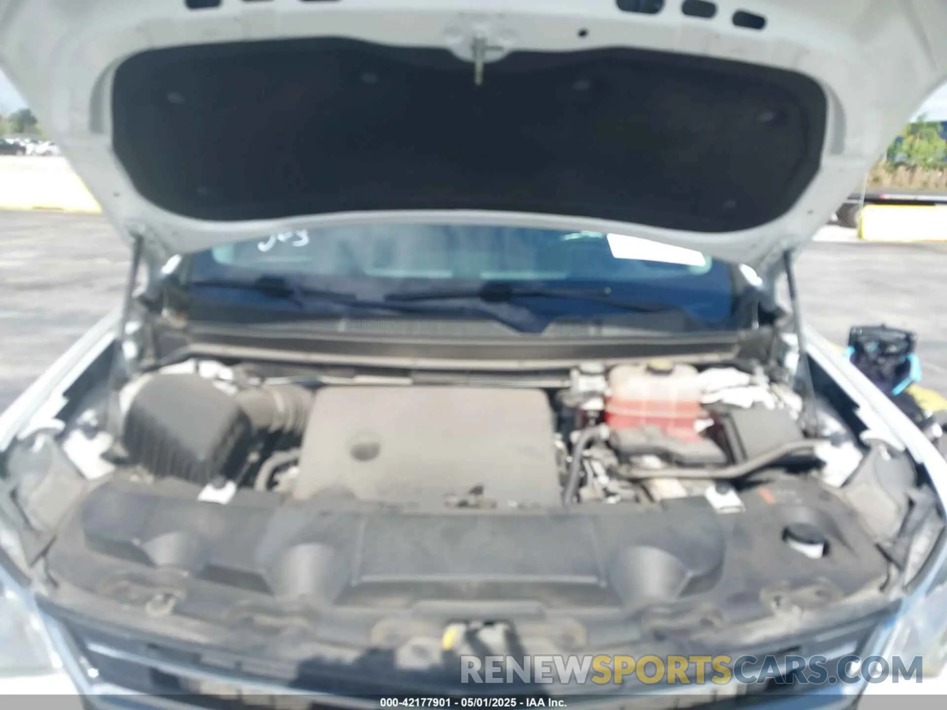 10 Photograph of a damaged car 1GNERGKW5LJ240737 CHEVROLET TRAVERSE 2020