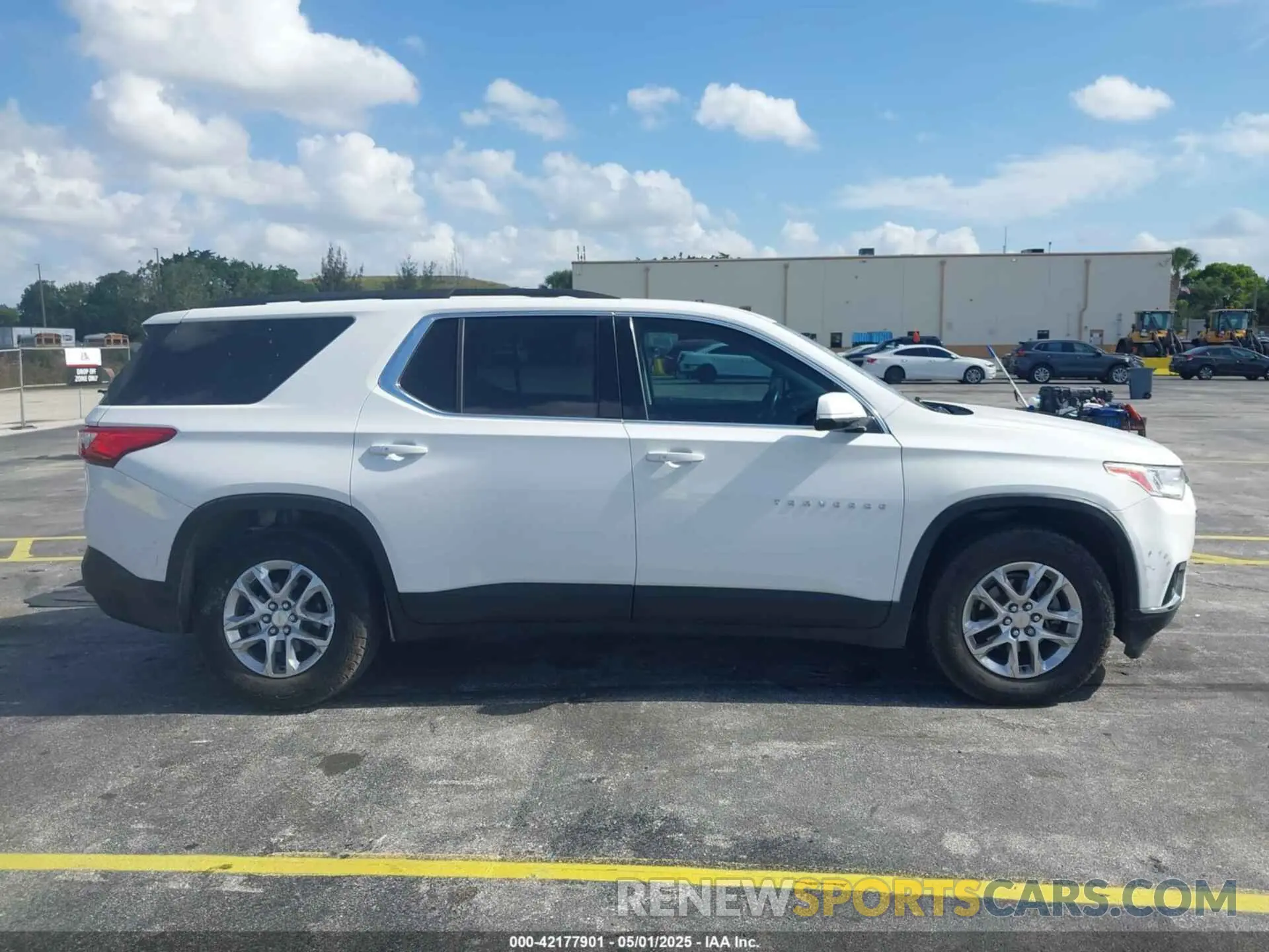 13 Photograph of a damaged car 1GNERGKW5LJ240737 CHEVROLET TRAVERSE 2020