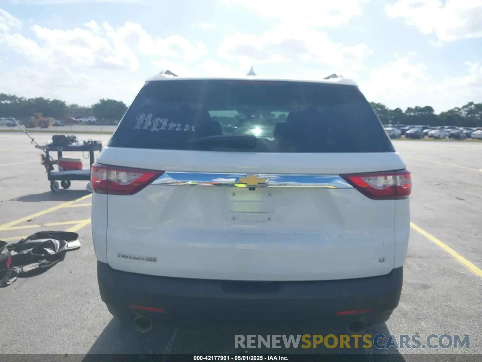 16 Photograph of a damaged car 1GNERGKW5LJ240737 CHEVROLET TRAVERSE 2020