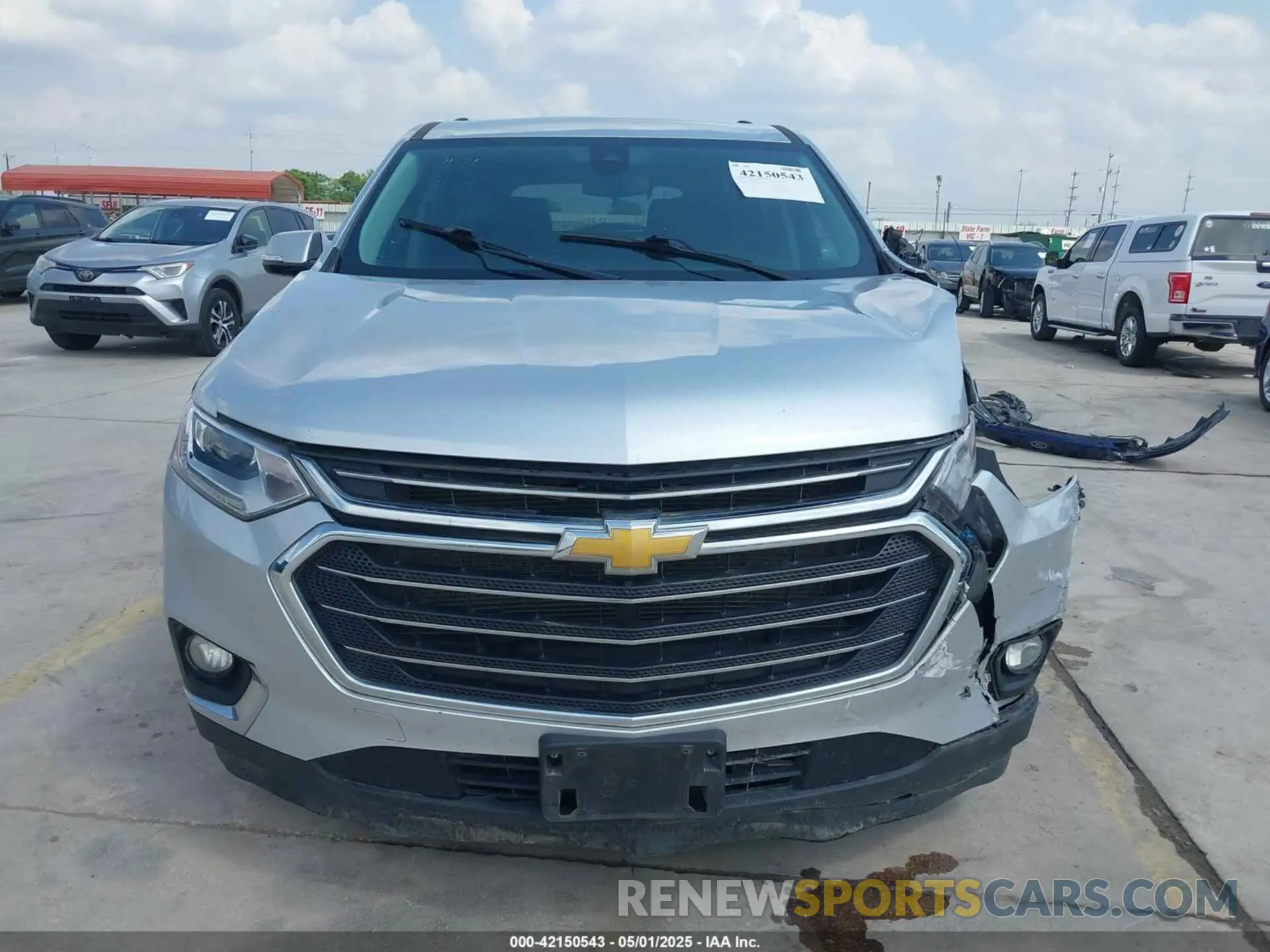 12 Photograph of a damaged car 1GNERGKW5LJ242035 CHEVROLET TRAVERSE 2020