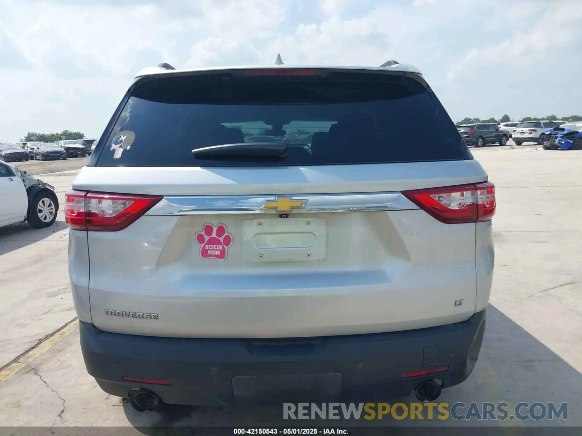 16 Photograph of a damaged car 1GNERGKW5LJ242035 CHEVROLET TRAVERSE 2020