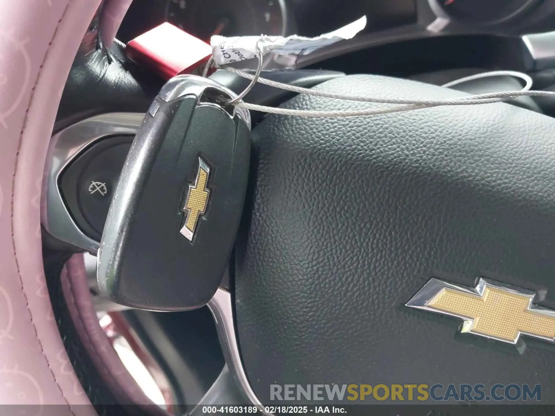 11 Photograph of a damaged car 1GNERGKW5LJ263631 CHEVROLET TRAVERSE 2020