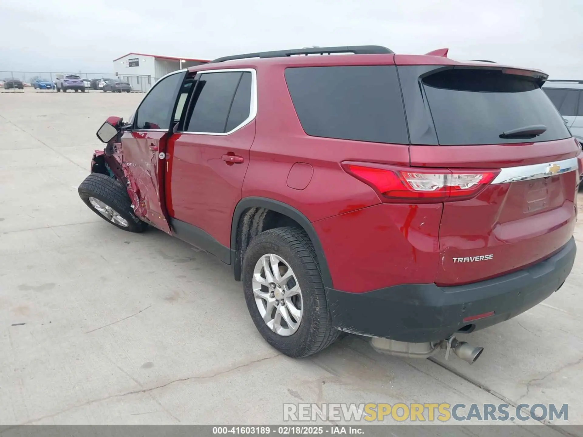 3 Photograph of a damaged car 1GNERGKW5LJ263631 CHEVROLET TRAVERSE 2020