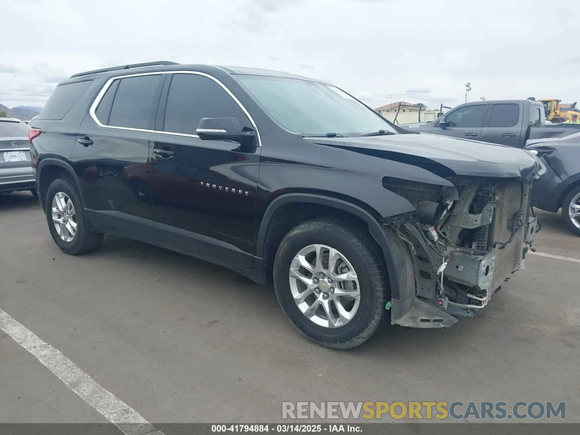 1 Photograph of a damaged car 1GNERGKW5LJ295706 CHEVROLET TRAVERSE 2020
