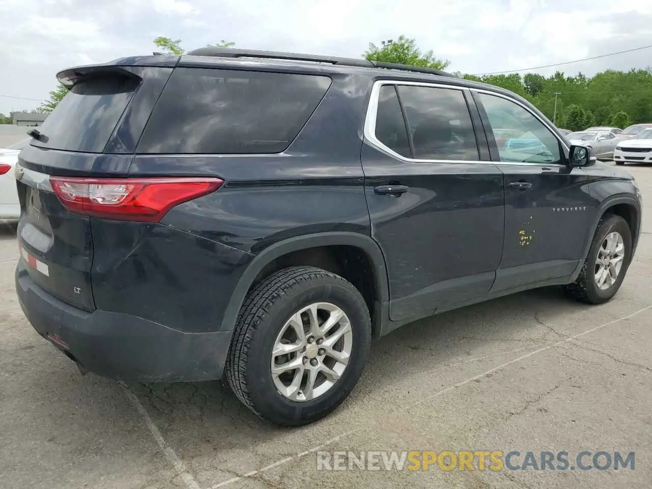 3 Photograph of a damaged car 1GNERGKW6LJ100776 CHEVROLET TRAVERSE 2020