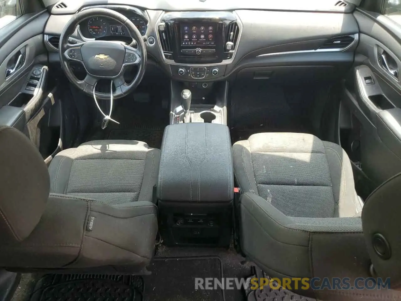 8 Photograph of a damaged car 1GNERGKW6LJ100776 CHEVROLET TRAVERSE 2020