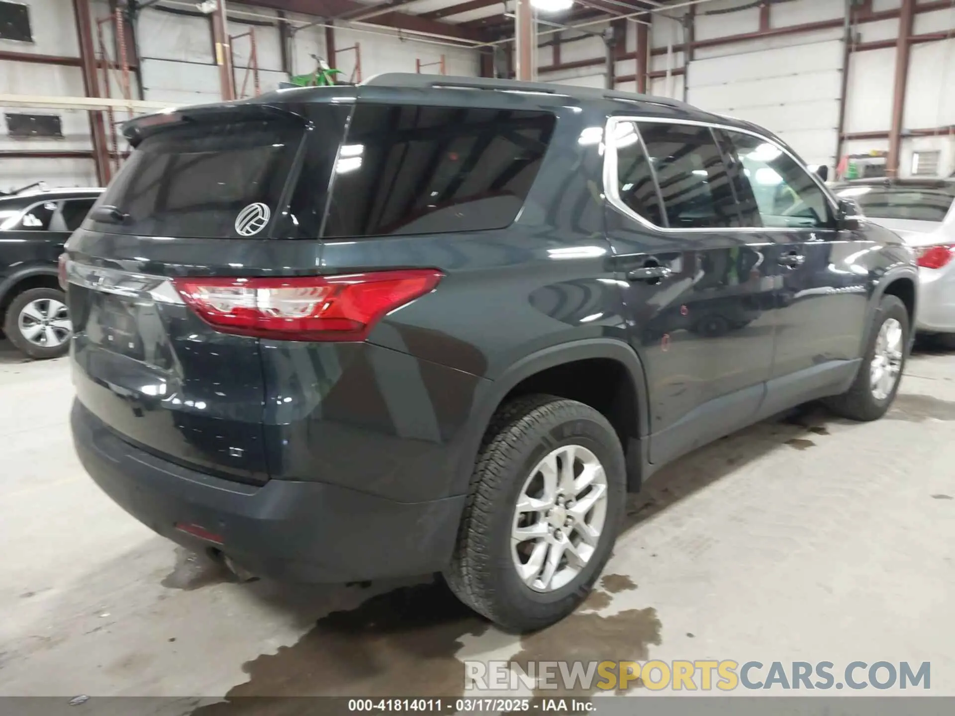 4 Photograph of a damaged car 1GNERGKW6LJ241878 CHEVROLET TRAVERSE 2020