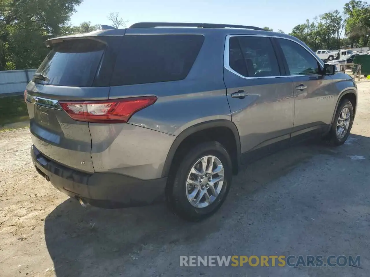 3 Photograph of a damaged car 1GNERGKW6LJ319334 CHEVROLET TRAVERSE 2020